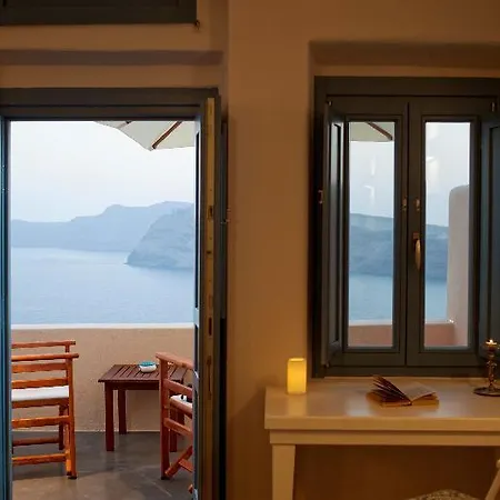 Nano Hotel Oia (Santorini)